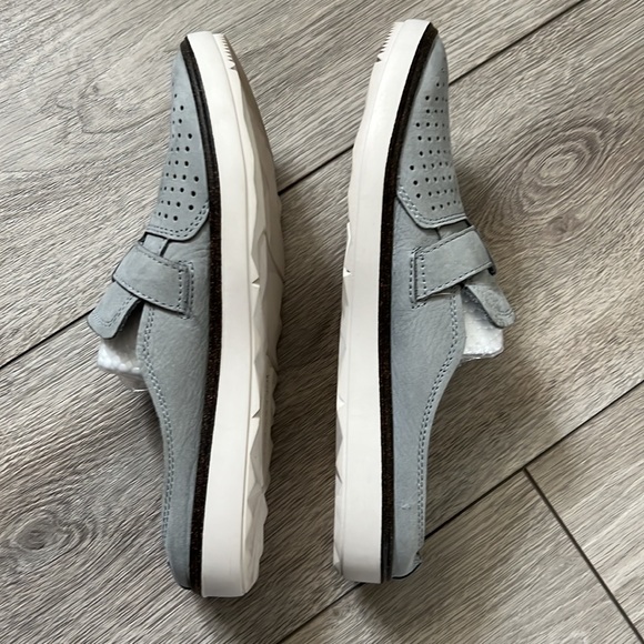 NWOT Merrell Select Grip Perforated Slip On Mules Sz 8 or EU 38.5 - Picture 4 of 8